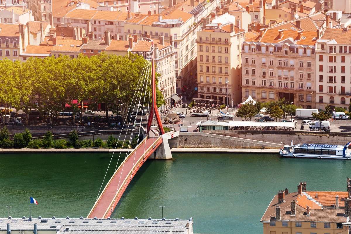 Lyon seen from above the Rh&ocirc;ne river.