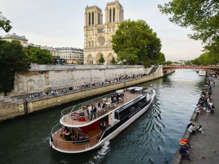 Vedettes de Paris Seine River Cruise